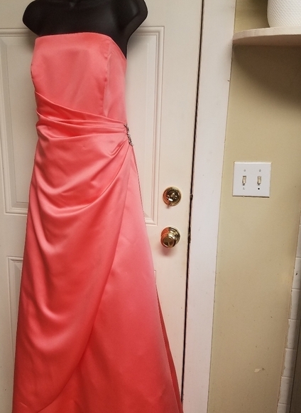 David's Bridal Coral Color Strapless Evening  Dress - Picture 5 of 8